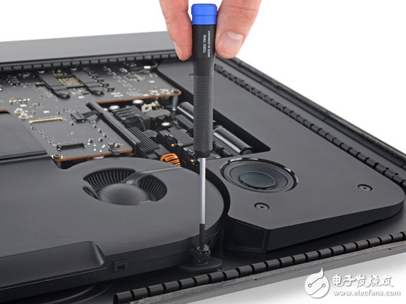 蘋果iMac Pro拆解：A10芯片與T2芯片是專屬