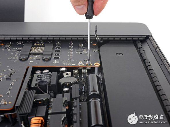 蘋果iMac Pro拆解：A10芯片與T2芯片是專屬