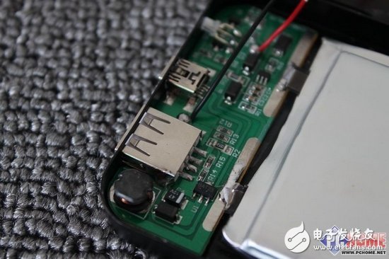 大屏幕黨進來看看，移動電源拆解大PK