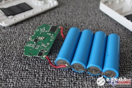 大屏幕黨進來看看，移動電源拆解大PK