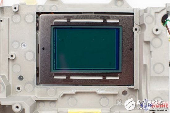 單反壞了怎么辦？拆！拆解尼康D700