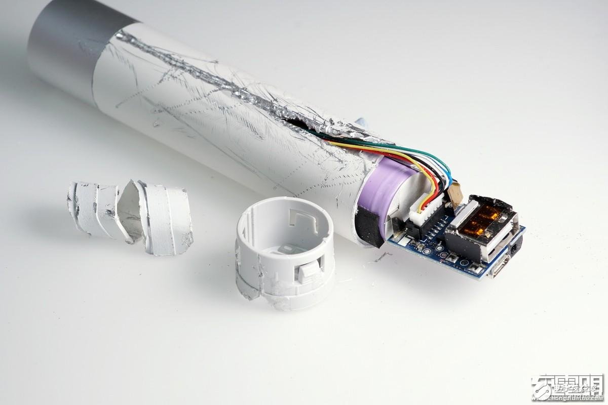 小米隨身手電筒LPB01ZM試射拆解