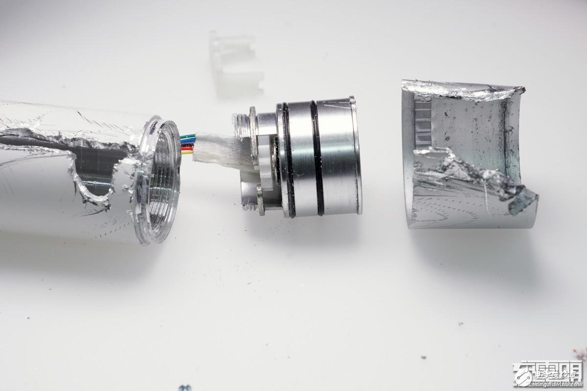 小米隨身手電筒LPB01ZM試射拆解