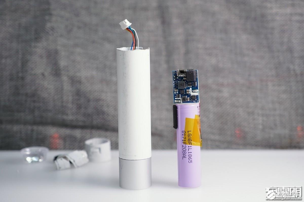 小米隨身手電筒LPB01ZM試射拆解