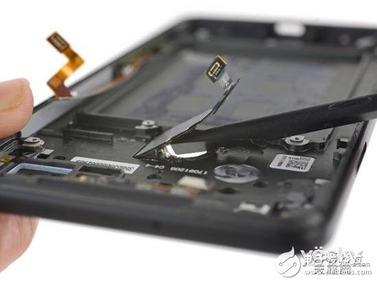 Pixel 2 XL拆解:谷歌首款移動(dòng)芯片在這里