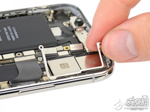 iPhone X最專業(yè)深度拆解！驚現(xiàn)神秘芯片