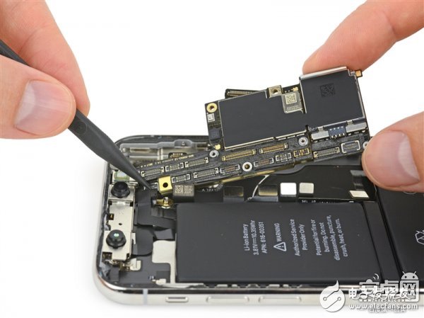 iPhone X最專業(yè)深度拆解！驚現(xiàn)神秘芯片