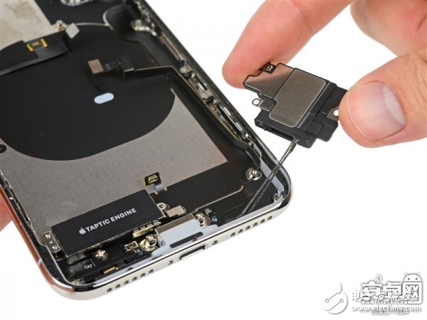 iPhone X最專業(yè)深度拆解！驚現(xiàn)神秘芯片