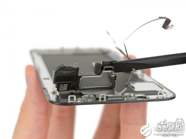 iPhone X最專業(yè)深度拆解！驚現(xiàn)神秘芯片
