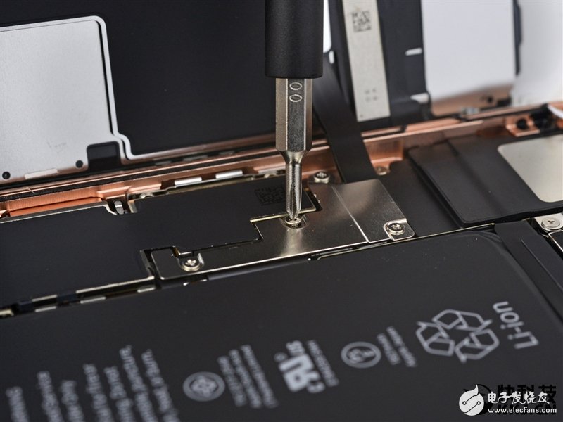 iPhone 8完全拆解：罕見2GB內(nèi)存造就奇跡！