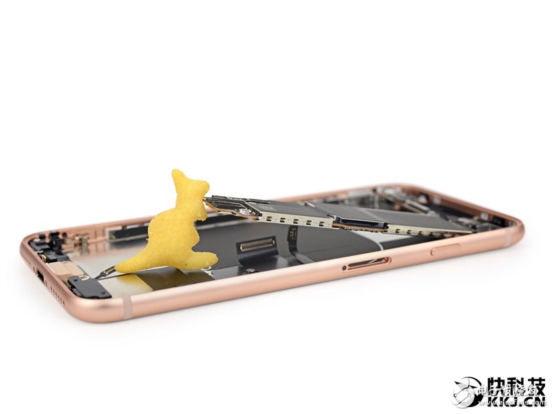 iPhone 8完全拆解：罕見2GB內(nèi)存造就奇跡！