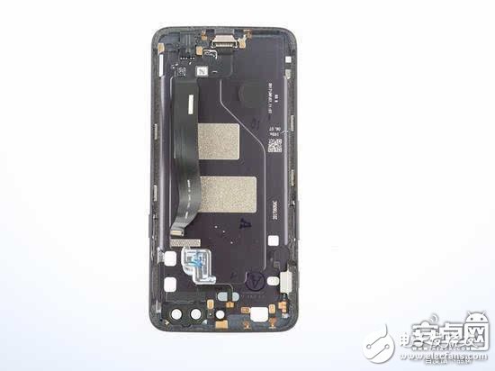 做工對(duì)得起2999元售價(jià)嗎？一加5完全拆解