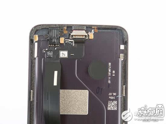 做工對(duì)得起2999元售價(jià)嗎？一加5完全拆解