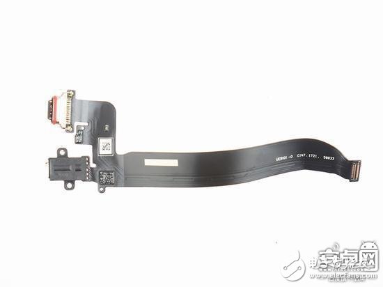 做工對(duì)得起2999元售價(jià)嗎？一加5完全拆解