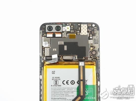 做工對(duì)得起2999元售價(jià)嗎？一加5完全拆解