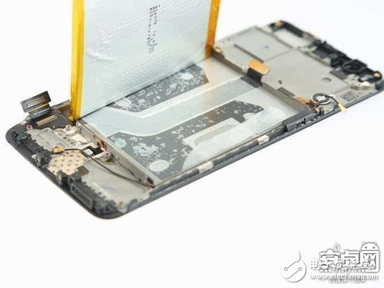 做工對(duì)得起2999元售價(jià)嗎？一加5完全拆解