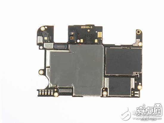 做工對(duì)得起2999元售價(jià)嗎？一加5完全拆解