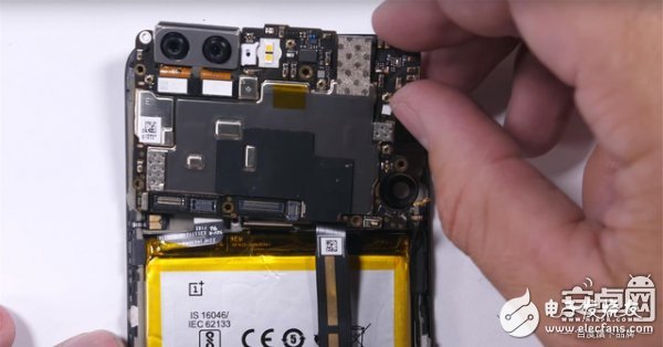 性價比到底有多高，一加手機5拆機圖給你答案