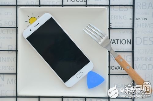 2999元！OPPO R11拆解：居然具備生活防水？(組圖)