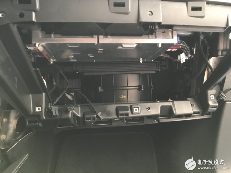 特斯拉Autopilot2.0計算單元全拆解，英偉達PX 2到底長什么樣？