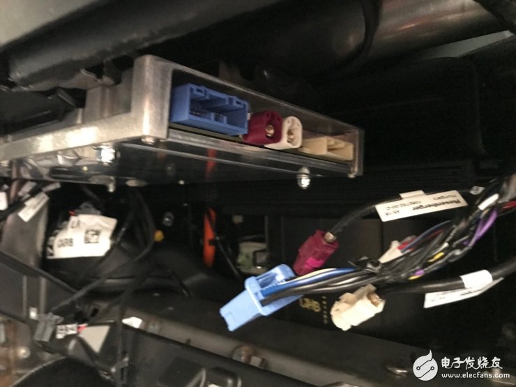 特斯拉Autopilot2.0計算單元全拆解，英偉達PX 2到底長什么樣？