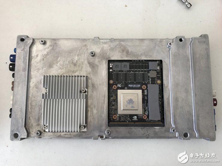 特斯拉Autopilot2.0計算單元全拆解，英偉達PX 2到底長什么樣？