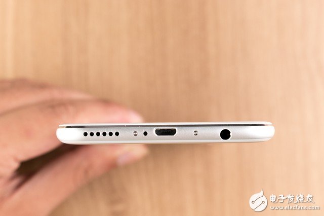 能否成為拍照攪局者？海信H10拆解圖賞