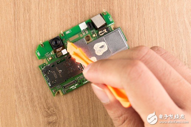 能否成為拍照攪局者？海信H10拆解圖賞