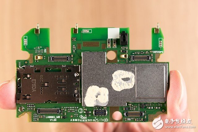 能否成為拍照攪局者？海信H10拆解圖賞