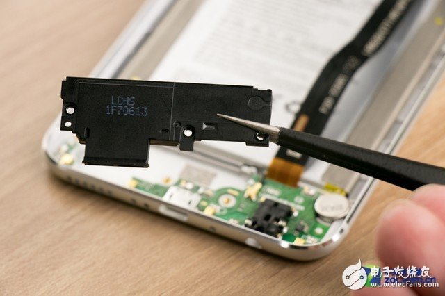 能否成為拍照攪局者？海信H10拆解圖賞