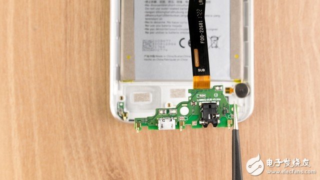 能否成為拍照攪局者？海信H10拆解圖賞