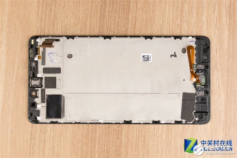 250萬刀定制副屏花得值！魅族PRO 7 Plus拆解