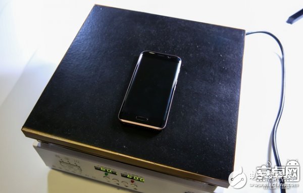 原創(chuàng) 8曲面智慧手機榮耀MAGIC拆機：傳感器眾多，做工細致！