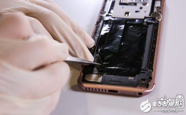 原創(chuàng) 8曲面智慧手機榮耀MAGIC拆機：傳感器眾多，做工細致！