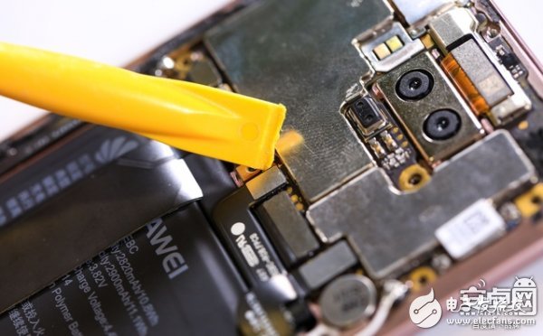 原創(chuàng) 8曲面智慧手機榮耀MAGIC拆機：傳感器眾多，做工細致！