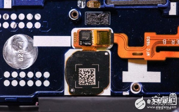 榮耀V9拆機(jī)圖簡(jiǎn)潔而復(fù)雜的手機(jī)