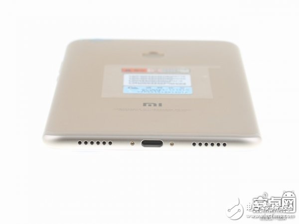 小米Max 2手機(jī)拆解：動(dòng)手難度不高，容易維修