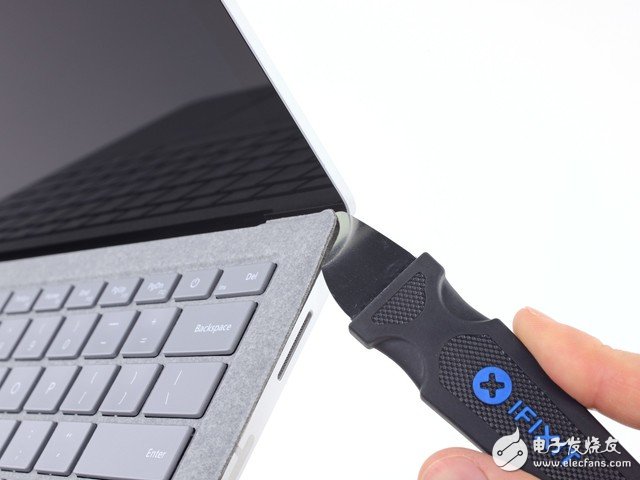 于是還是從鍵盤開始拆起吧