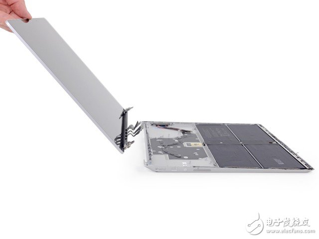 屏幕部分最后被拆除。