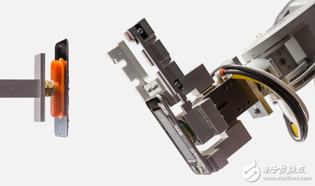 發(fā)燒學堂:同樣是拆手機 蘋果是怎么做的?