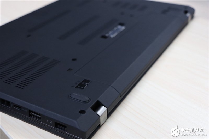 厚積薄發(fā)的秘密 ThinkPad T470拆機(jī)圖賞