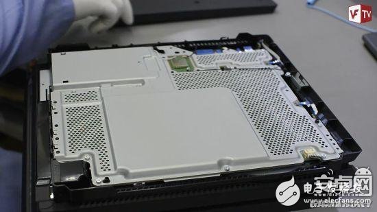 PS4 Pro機(jī)身拆解 拆卸更簡(jiǎn)單風(fēng)扇更大