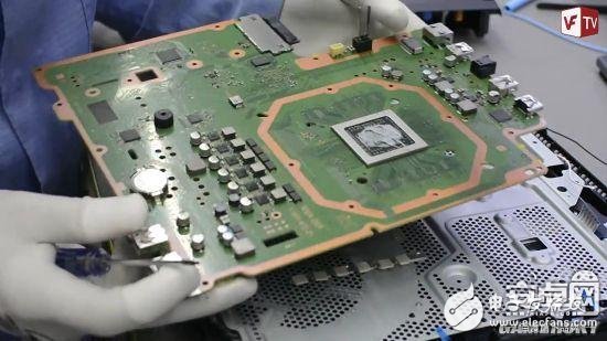 PS4 Pro機(jī)身拆解 拆卸更簡(jiǎn)單風(fēng)扇更大