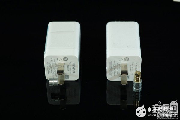 誰(shuí)是李鬼？真假OPPO VOOC閃充充電器對(duì)比拆解