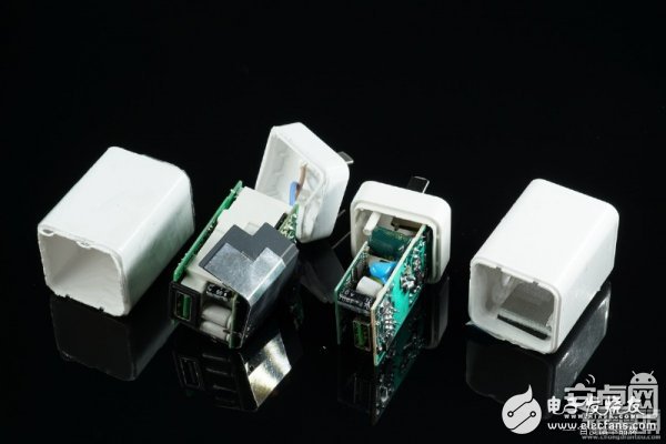 誰(shuí)是李鬼？真假OPPO VOOC閃充充電器對(duì)比拆解