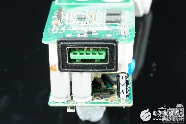 誰(shuí)是李鬼？真假OPPO VOOC閃充充電器對(duì)比拆解