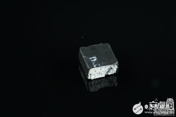 誰(shuí)是李鬼？真假OPPO VOOC閃充充電器對(duì)比拆解