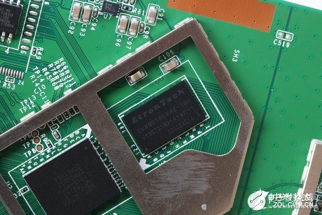 拆機(jī)實(shí)驗(yàn)室：探秘鋼筋鐵骨下的斐訊K2P