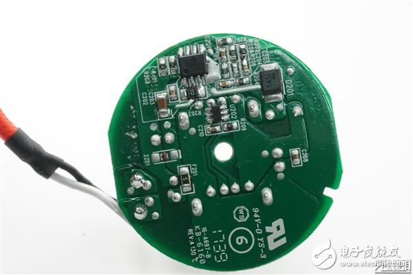 車(chē)載逆變器米家與智米對(duì)比 誰(shuí)更有優(yōu)勢(shì)？