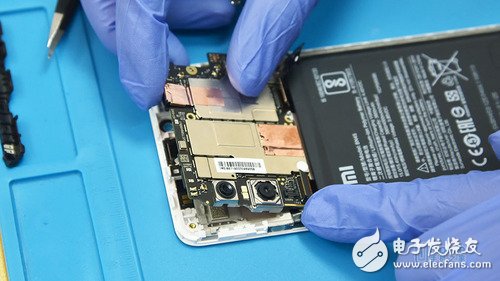 千元性價比神器！紅米Note 5拆解超詳細拆解